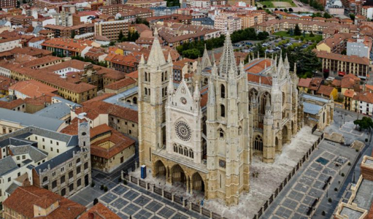 páginas para ligar leon